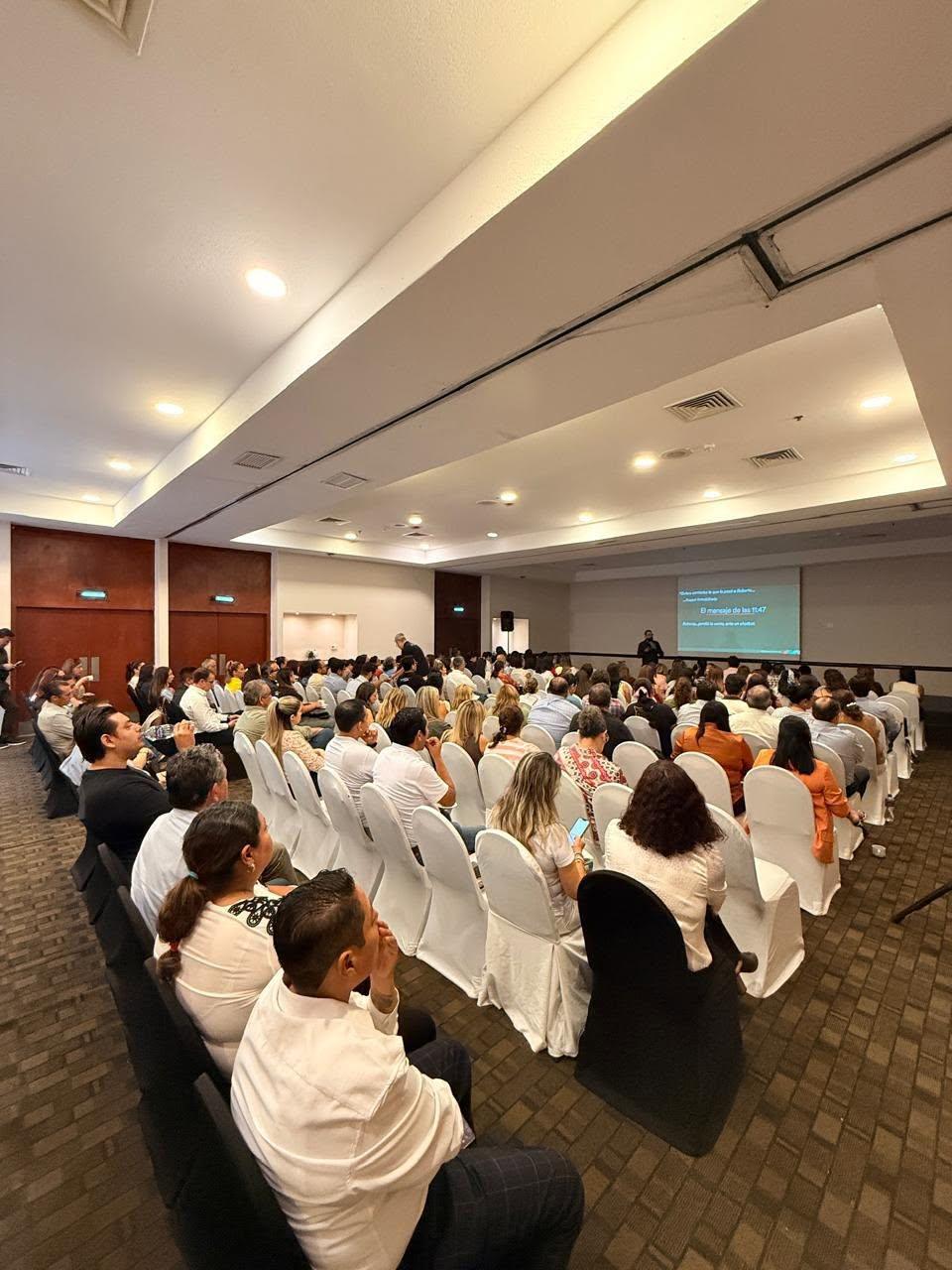 Auditorio durante una charla de Miguel Jarquín